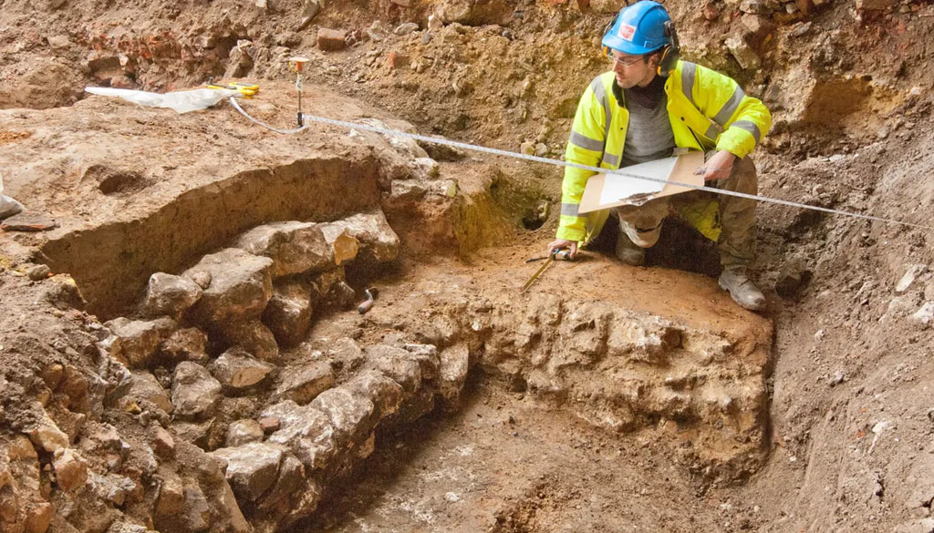 Archaesolberg Groups